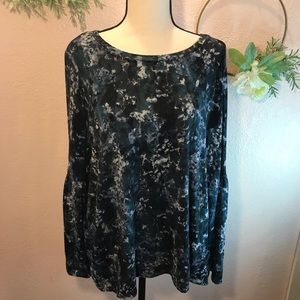 Simply Vera Wang Long Sleeve Soft Bell Sleeve Top